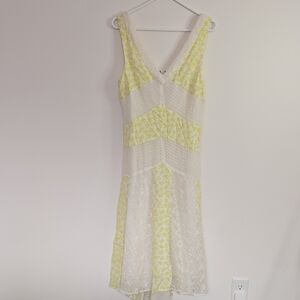 Leifnotes Yellow and White V-Neck Lace eyelet Dress Feminine Size 10